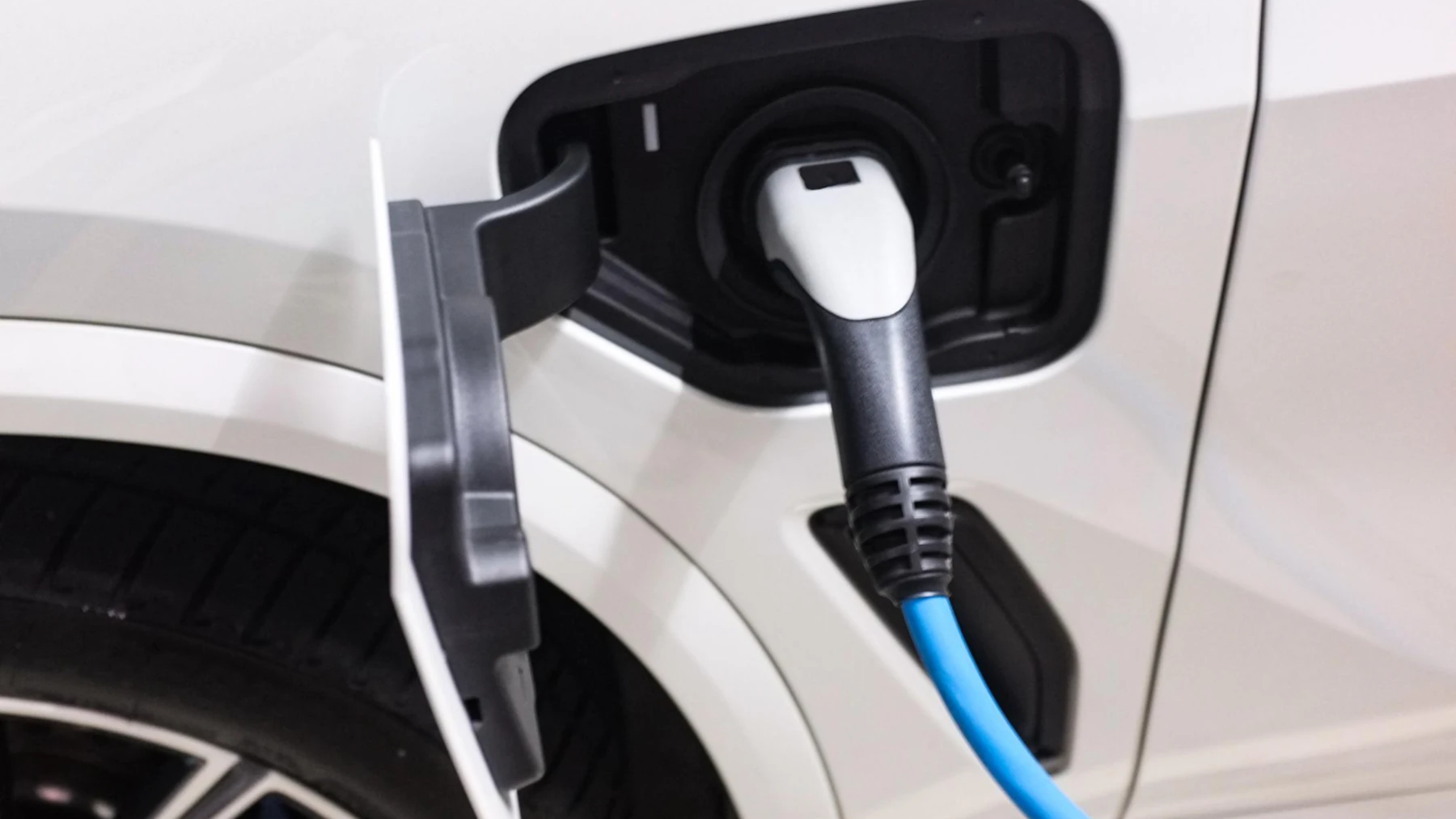 Autos híbridos: restricción vehicular